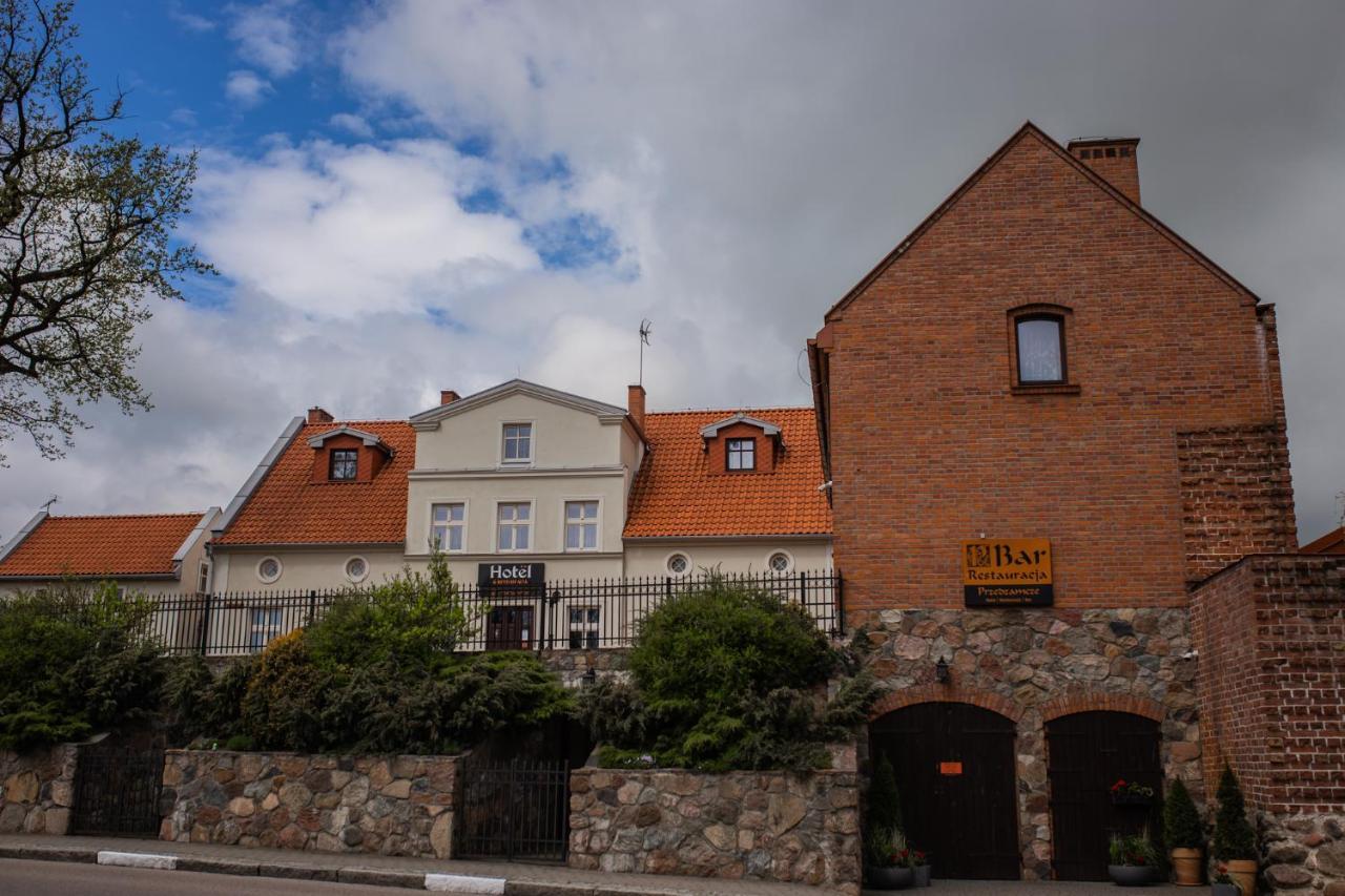 Hotel Przedzamcze ジャウドボ エクステリア 写真