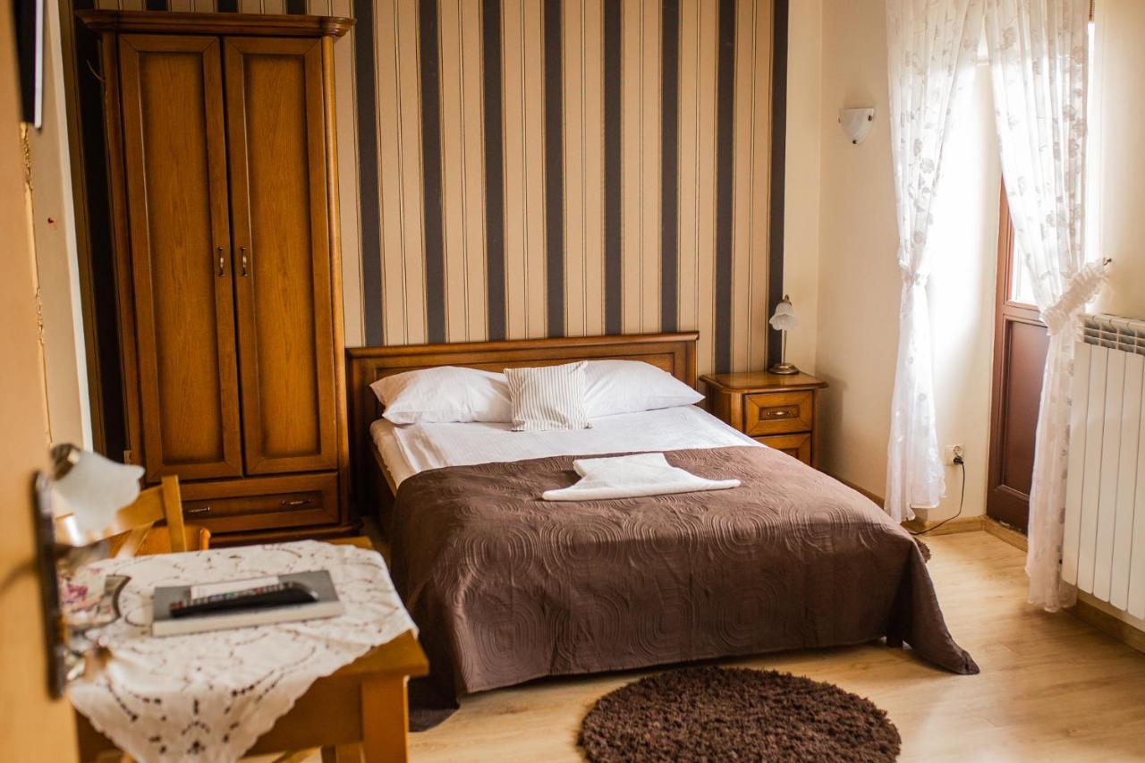 Hotel Przedzamcze ジャウドボ エクステリア 写真